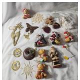 Lot of assorted ornaments
