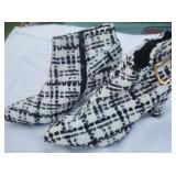 Allegra Womens plaid pointed toe with block heal.