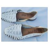 Romano Leather Sandles. Size 7.5 White