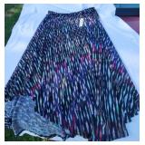 New Directions skirt. NWT Size L