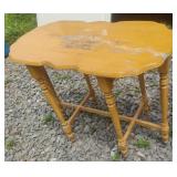 Wood table 36 x 29 x 18