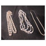Fashion pearl necklaces