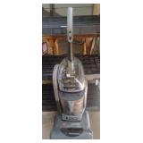Hoover Wind Tunnel Bagless vacuum. Powers on