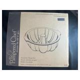 The pampered chef stoneware fluted pan