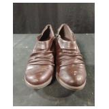 Yuu ladies shoes size 5M