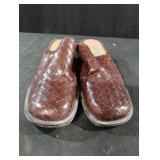 Calico sizes 6 1/2M ladies shoes