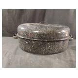 Black enamel roasting pot