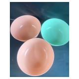 3 plastic bowls