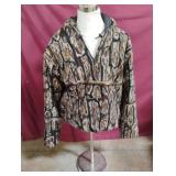 Dry-Plus camo pull over. Size L