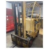420LP, Towmotor 4,000 lb lift, runs, needs
