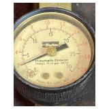 Pneumatic gauge