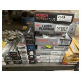Spark plugs Bosch plugs Lot 7909, 7911, WR8DPX,