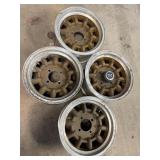 15" wheel no center caps  aluminum