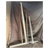 square lot and yard sticks