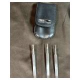 Diamond grip terminal cleaner