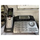 5 Cordless Phones and 1 base