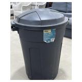 Blue Hawk 32 Gal Heavy Duty Outdoor Trash Can w/