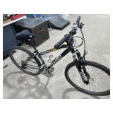 Giant Boulder SE Bike