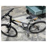 Giant Boulder SE Bike