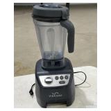 Vida Sana Blender (powers on)