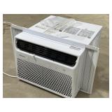 Hisense Window Unit w/ Remote