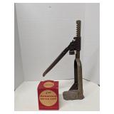 Bottle Cap Sealing Machine
