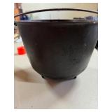 Sidney cast Iron Bean pot 3 legs 8.5ï¿½ H x 10.5ï¿½