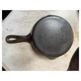 6.5ï¿½ Wagner, 10.5ï¿½ x 11ï¿½ deep cast iron skillets