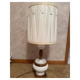Vintage milk Glass table lamp
