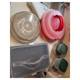 Pie and cake, carrier, Rubbermaid, etc.