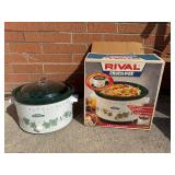 Vintage 5 quart slow cooker