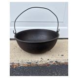 Vintage Cast iron #3 scotch/stew pot