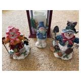 Snowman figurines,  lantern