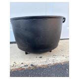 Vintage #8 cast-iron pot with legs