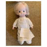Precious Moments ï¿½Jesus loves meï¿½ Doll
