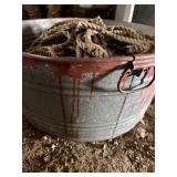 Vintage Galvanized 24ï¿½ tub & rope