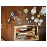 Vintage juicer, Kitchen knives, chopper, cruet etc