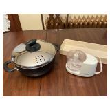 Large pot with strainer & chopper