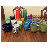 Drinking plastic glasses and mugs