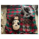 Christmas Decor and Cups