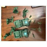 Vintage Green Army men & Jeeps