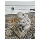 Outdoor Resin squirrel & fawn statue
