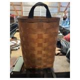 Pack basket with straps