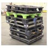 (11) Poly Pallets