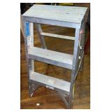 Aluminum 2-Step Ladder