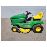 John Deere LT133 Lawn Mower Rider