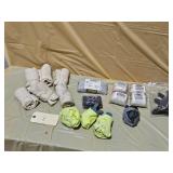 17 Pairs Of Assorted Gloves