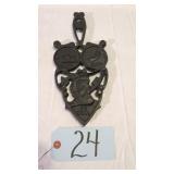 VINTAGE RL MILEY CAST TRIVET HANDMADE