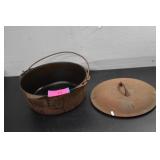 Cast Iron Five Quart  Dutch Oven