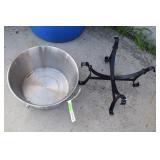 Beverage Holder Two Kettles with Stands
